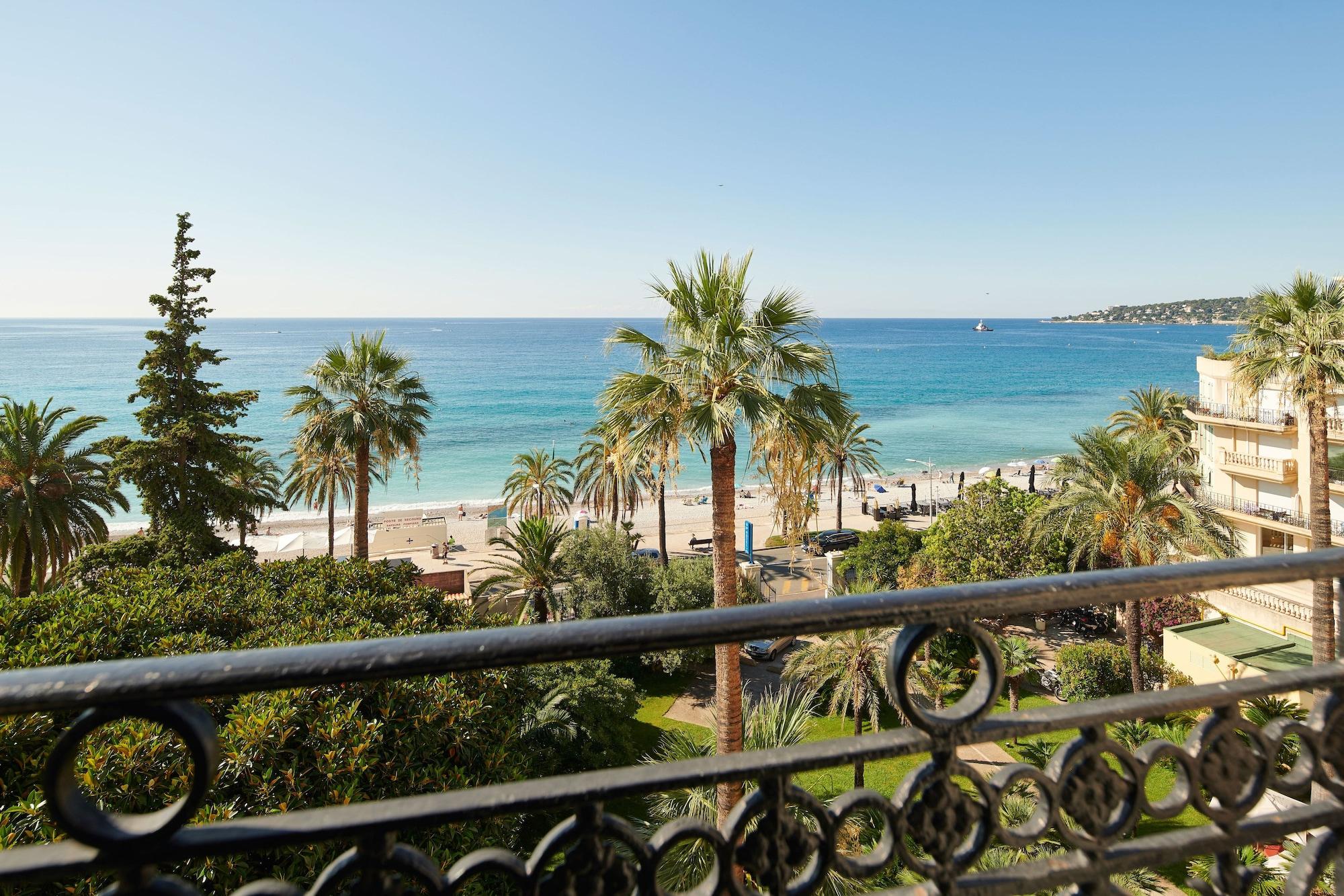 Hotel Vacances Bleues Royal Westminster Menton Bagian luar foto