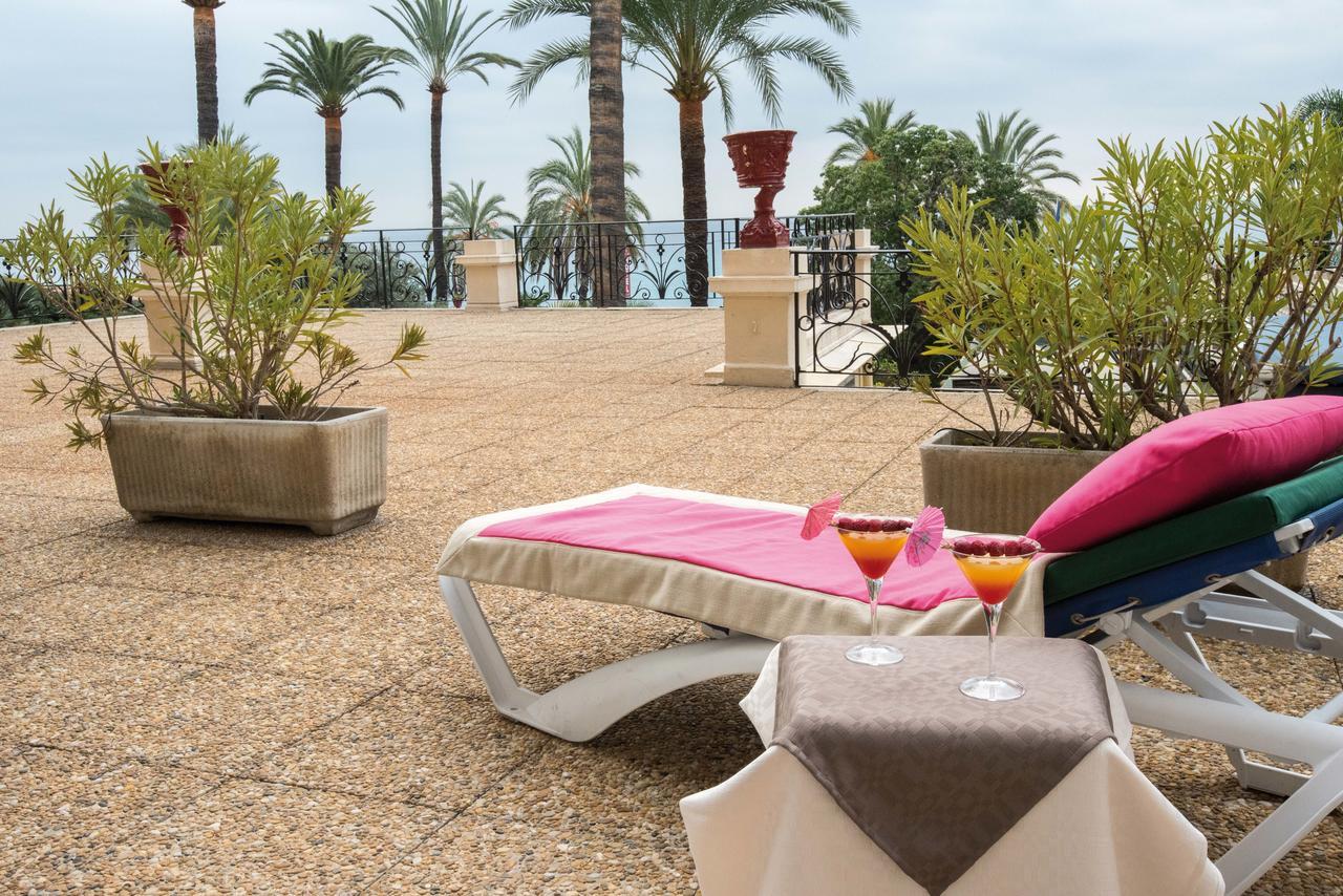 Hotel Vacances Bleues Royal Westminster Menton Bagian luar foto